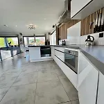 Villa Maison Moderne Au Calme Avec Billard, Jacuzzi, Bain A Remous, Piscine, Babyfoot