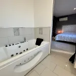 Villa Maison Moderne Au Calme Avec Billard, Jacuzzi, Bain A Remous, Piscine, Babyfoot Labastide-du-Temple
