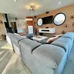 Maison Moderne Au Calme Avec Billard, Jacuzzi, Bain A Remous, Piscine, Babyfoot * Labastide-du-Temple