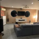 Villa Maison Moderne Au Calme Avec Billard, Jacuzzi, Bain A Remous, Piscine, Babyfoot *