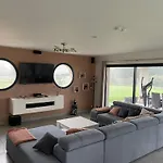 Villa Maison Moderne Au Calme Avec Billard, Jacuzzi, Bain A Remous, Piscine, Babyfoot *