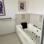Maison Moderne Au Calme Avec Billard, Jacuzzi, Bain A Remous, Piscine, Babyfoot * Labastide-du-Temple