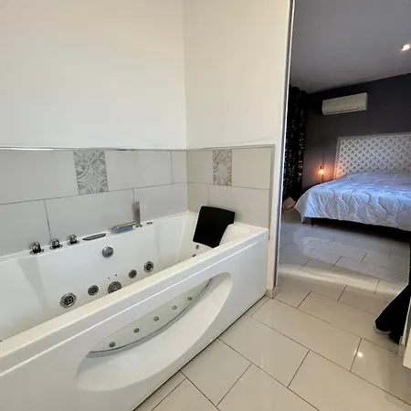 Villa Maison Moderne Au Calme Avec Billard, Jacuzzi, Bain A Remous, Piscine, Babyfoot Labastide-du-Temple