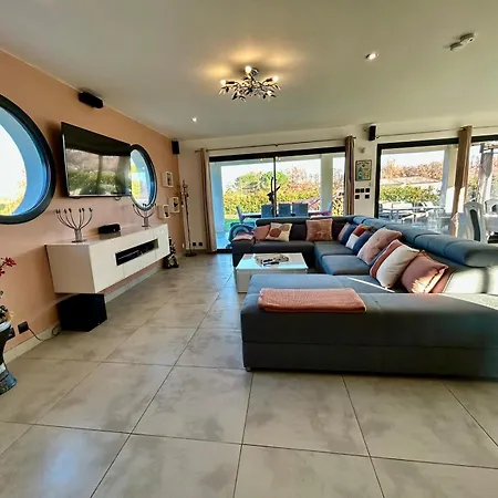 Villa Maison Moderne Au Calme Avec Billard, Jacuzzi, Bain à Remous, Piscine, Babyfoot