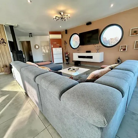 Maison Moderne Au Calme Avec Billard, Jacuzzi, Bain à Remous, Piscine, Babyfoot * Labastide-du-Temple