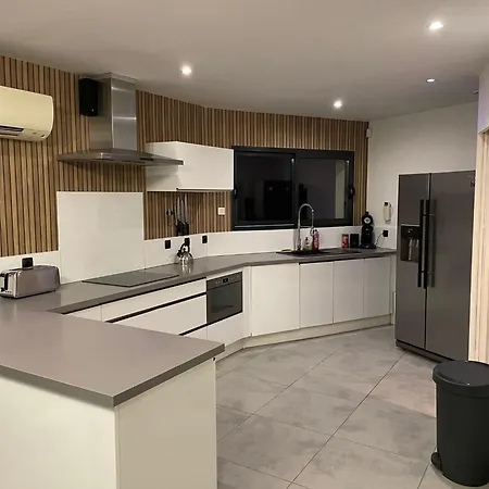 Villa Maison Moderne Au Calme Avec Billard, Jacuzzi, Bain à Remous, Piscine, Babyfoot