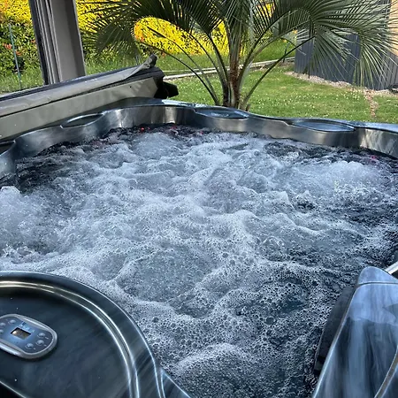 Maison Moderne Au Calme Avec Billard, Jacuzzi, Bain A Remous, Piscine, Babyfoot Villa Labastide-du-Temple