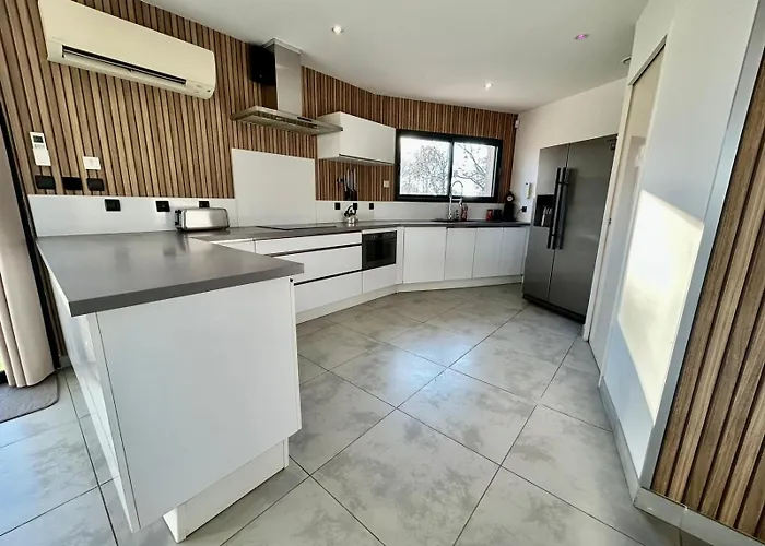 Maison Moderne Au Calme Avec Billard, Jacuzzi, Bain A Remous, Piscine, Babyfoot 别墅