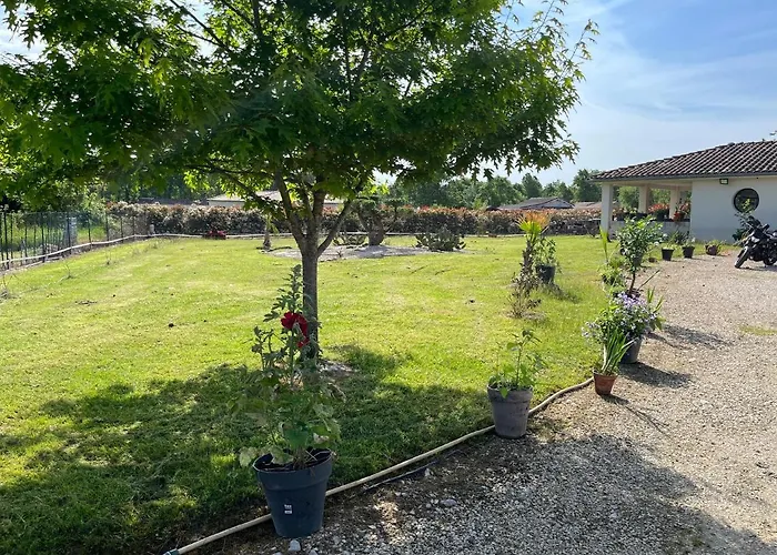 Maison Moderne Au Calme Avec Billard, Jacuzzi, Bain A Remous, Piscine, Babyfoot