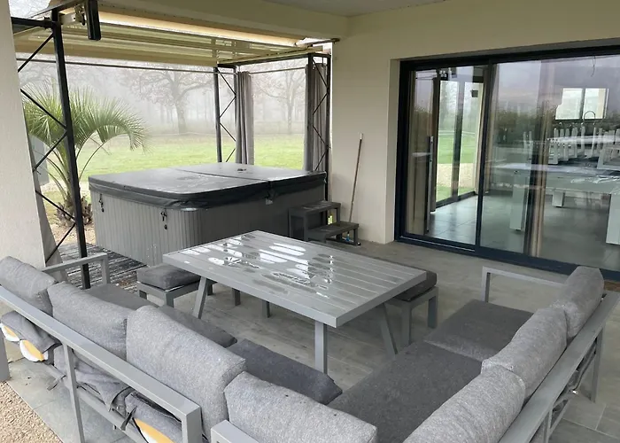 Maison Moderne Au Calme Avec Billard, Jacuzzi, Bain A Remous, Piscine, Babyfoot וילה